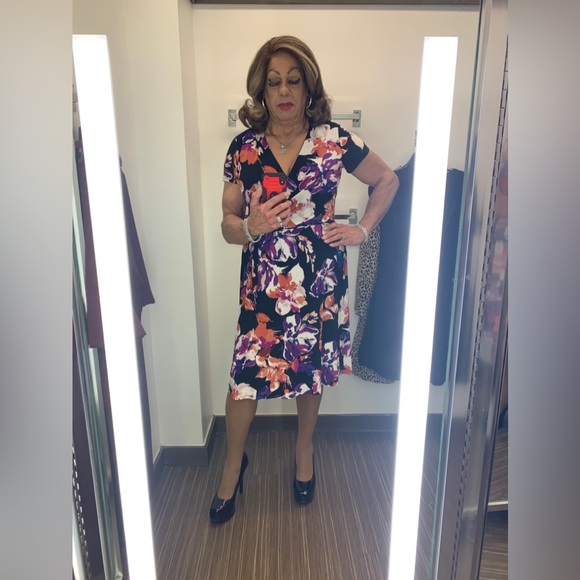 Gorgeous Feather-trimmed Long Sleeve Black Dressy Blouse - Picture 7 of 8